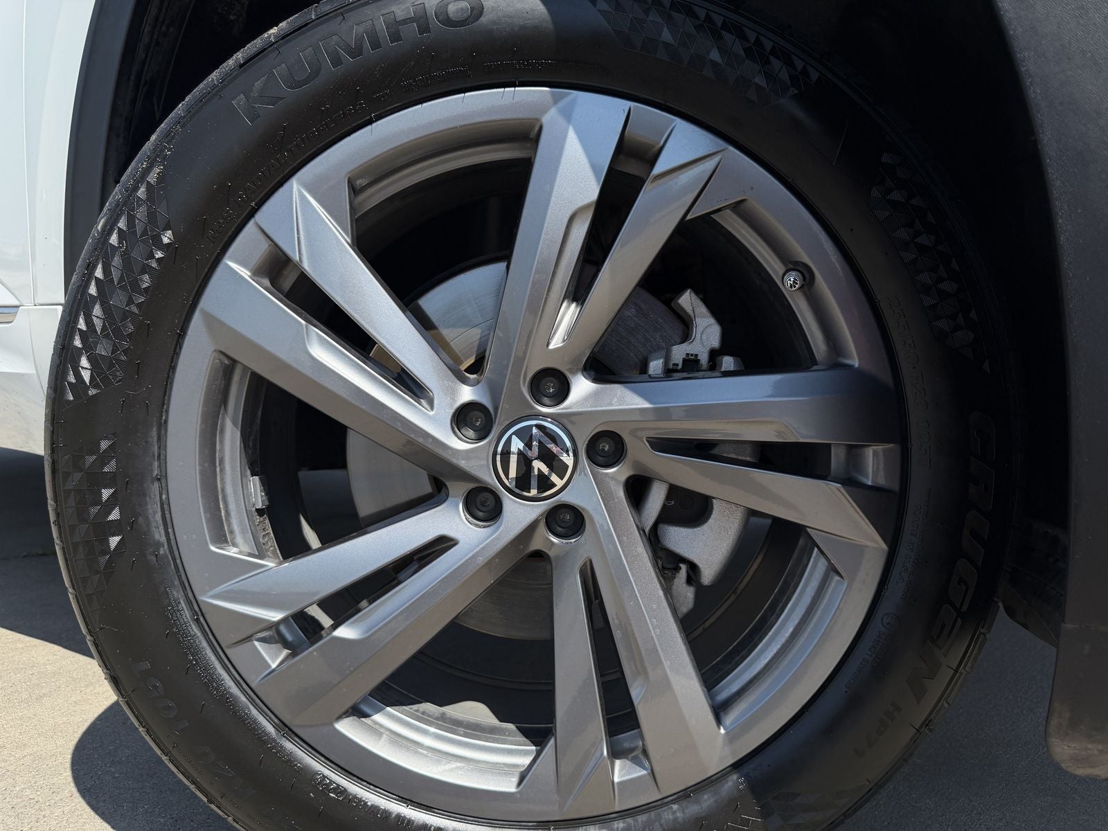 2024 Volkswagen Atlas Cross Sport 2.0T SEL R-Line