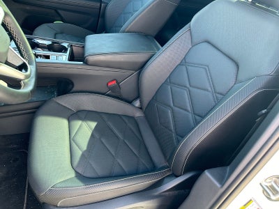 2025 Volkswagen Atlas Cross Sport 2.0T SE w/Technology