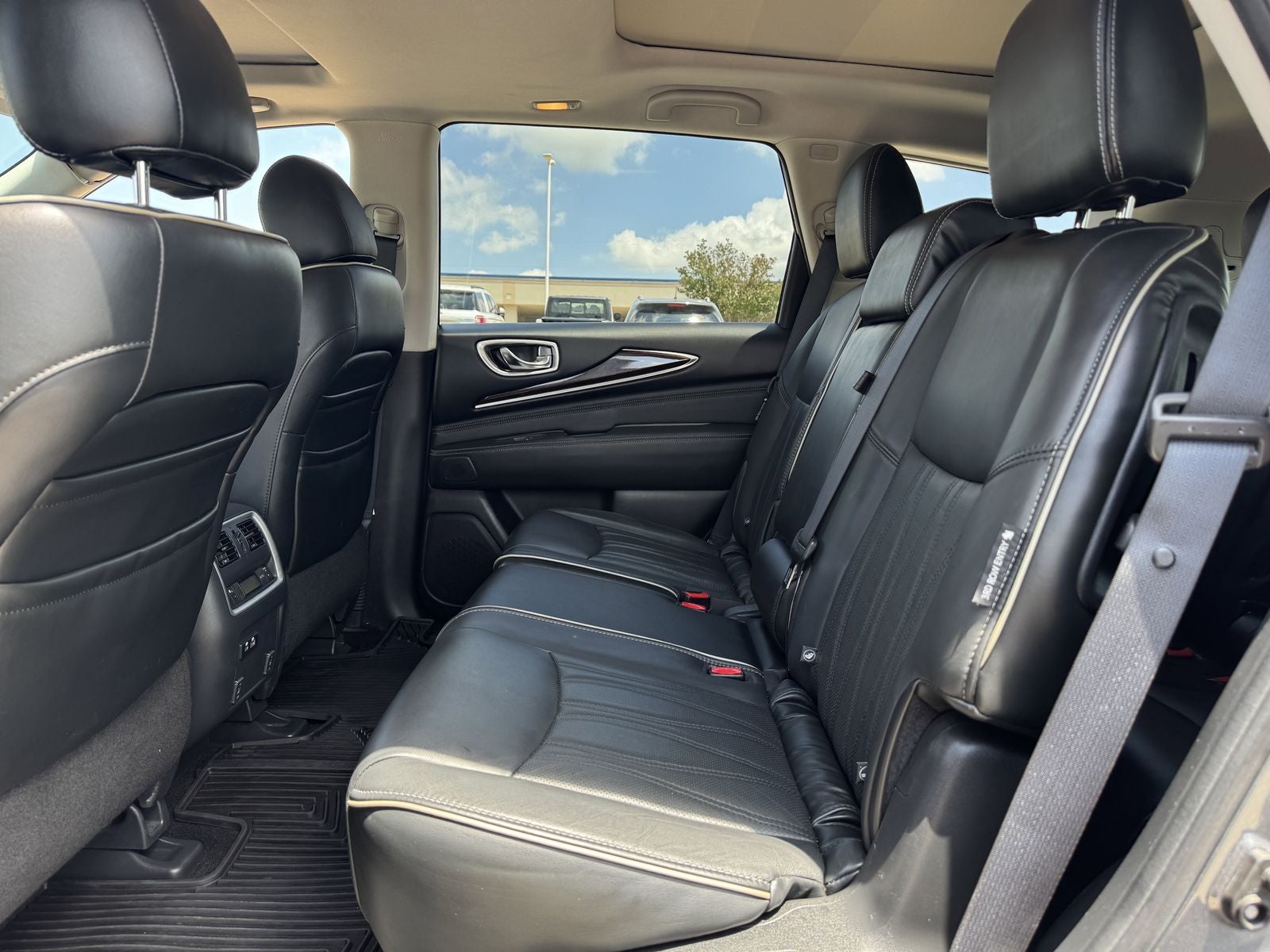 2019 INFINITI QX60 LUXE