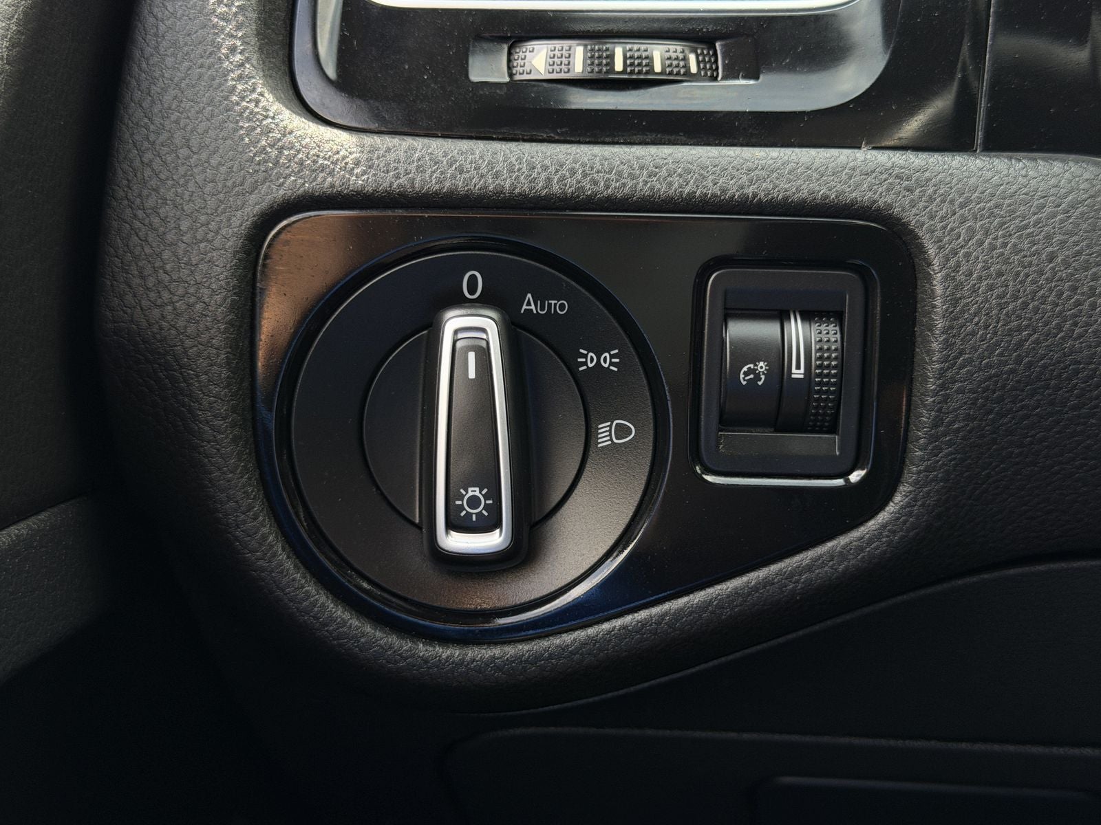 2019 Volkswagen Golf R DCC & Navigation 4Motion