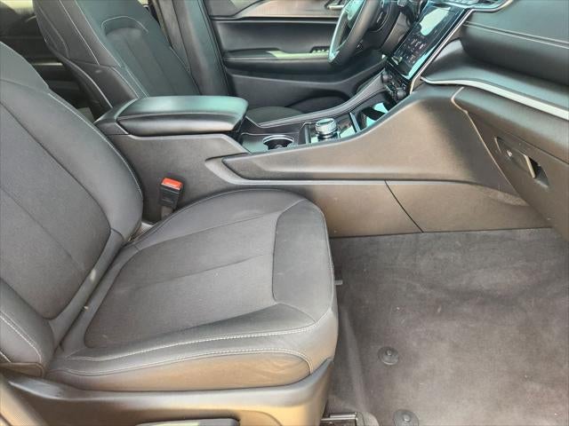 2025 Jeep Grand Cherokee Laredo X 4x2