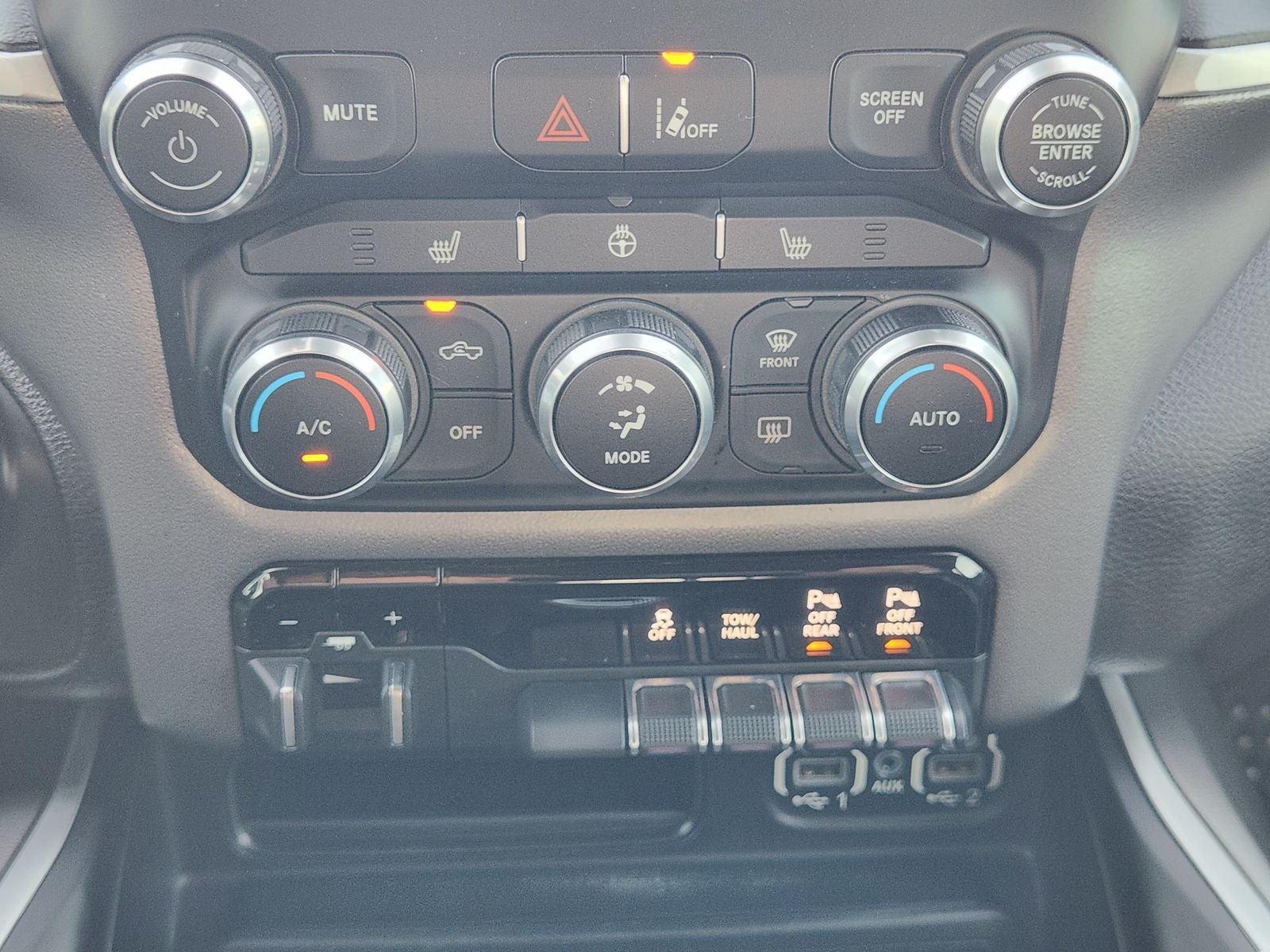 2022 RAM Ram 1500 Lone Star Quad Cab 4x2 6'4' Box