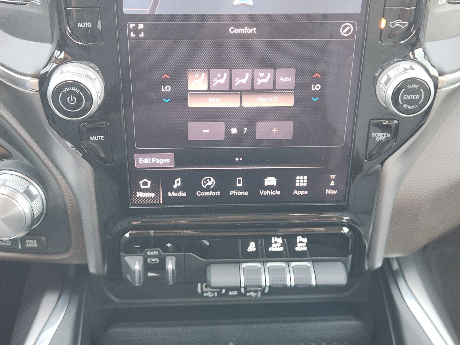 2026 RAM Ram 1500 Laramie Crew Cab 4x4 5'7' Box