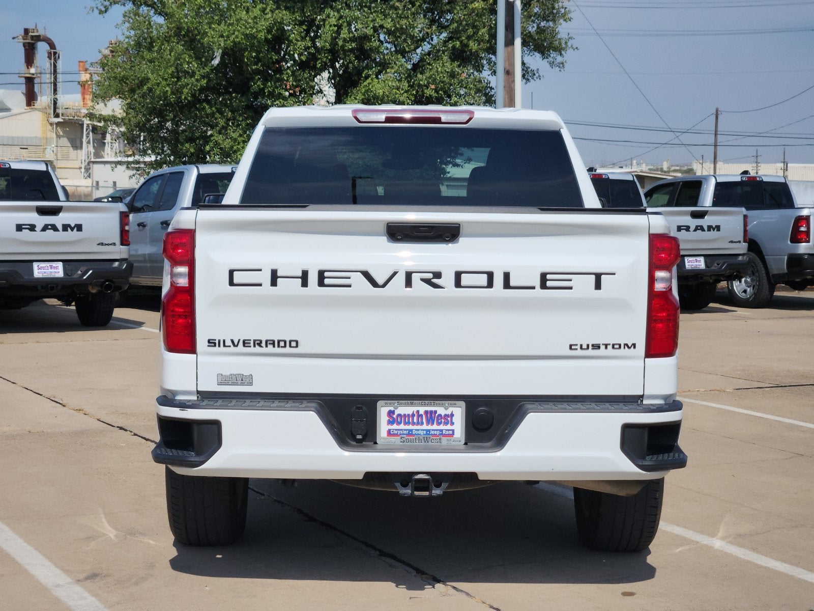 2023 Chevrolet Silverado 1500 2WD Crew Cab Short Bed Custom