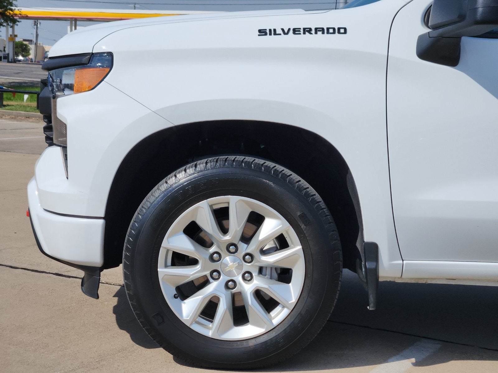 2023 Chevrolet Silverado 1500 2WD Crew Cab Short Bed Custom