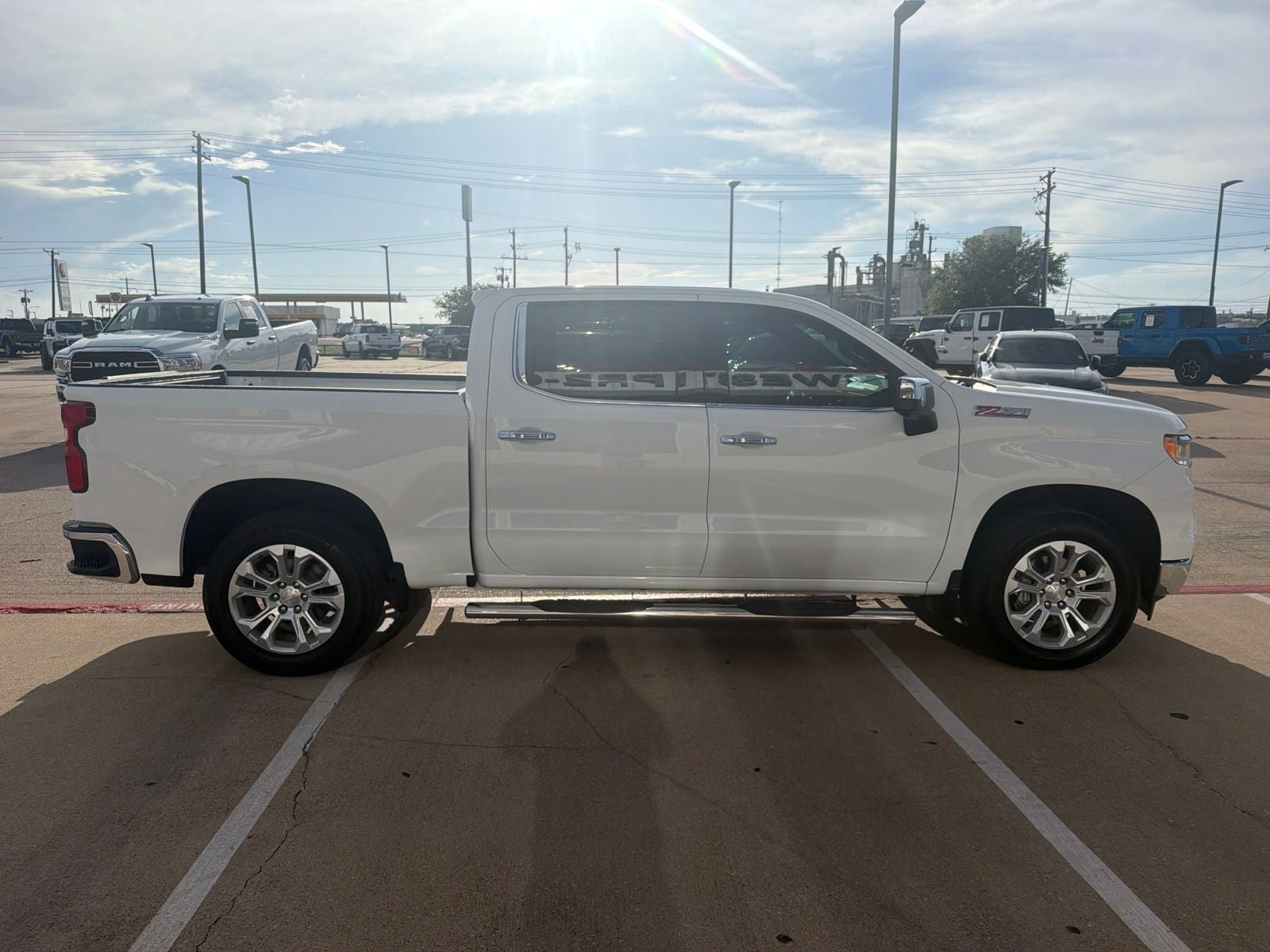 2023 Chevrolet Silverado 1500 4WD Crew Cab Short Bed LTZ