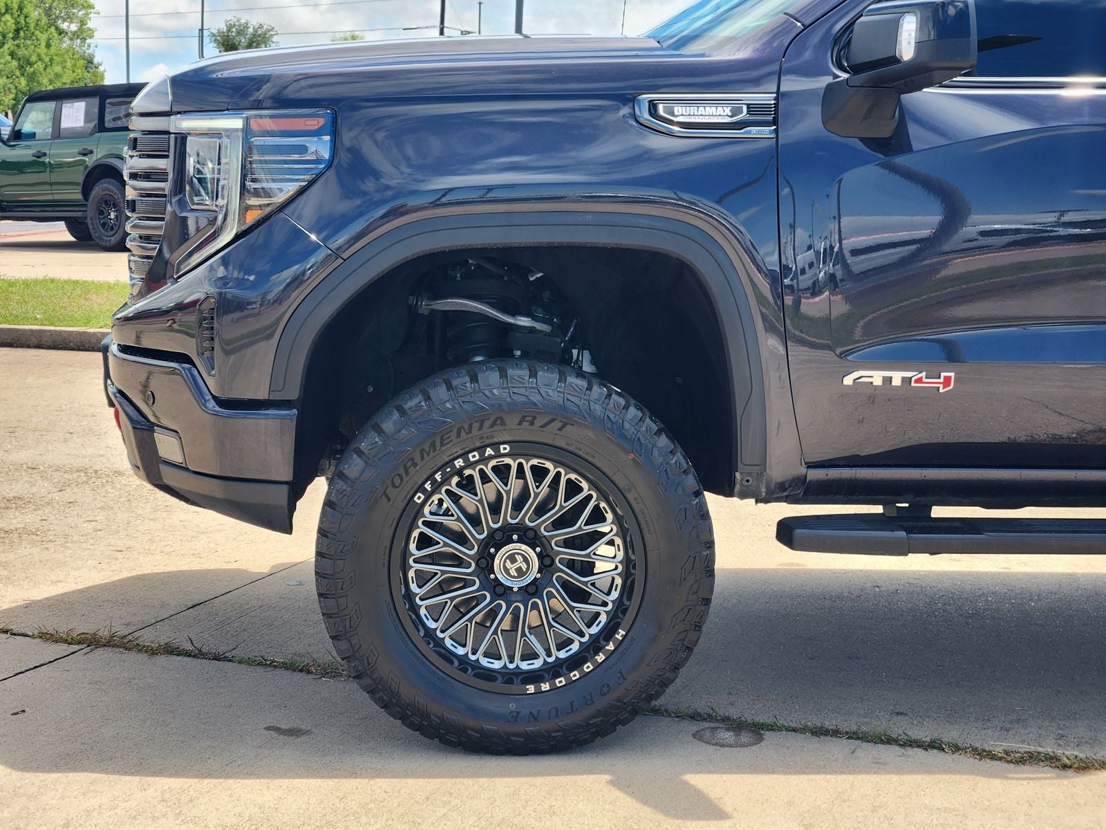 2023 GMC Sierra 1500 4WD Crew Cab Short Box AT4