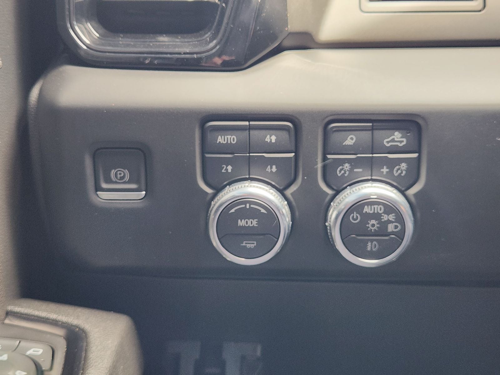 2023 GMC Sierra 1500 4WD Crew Cab Short Box AT4
