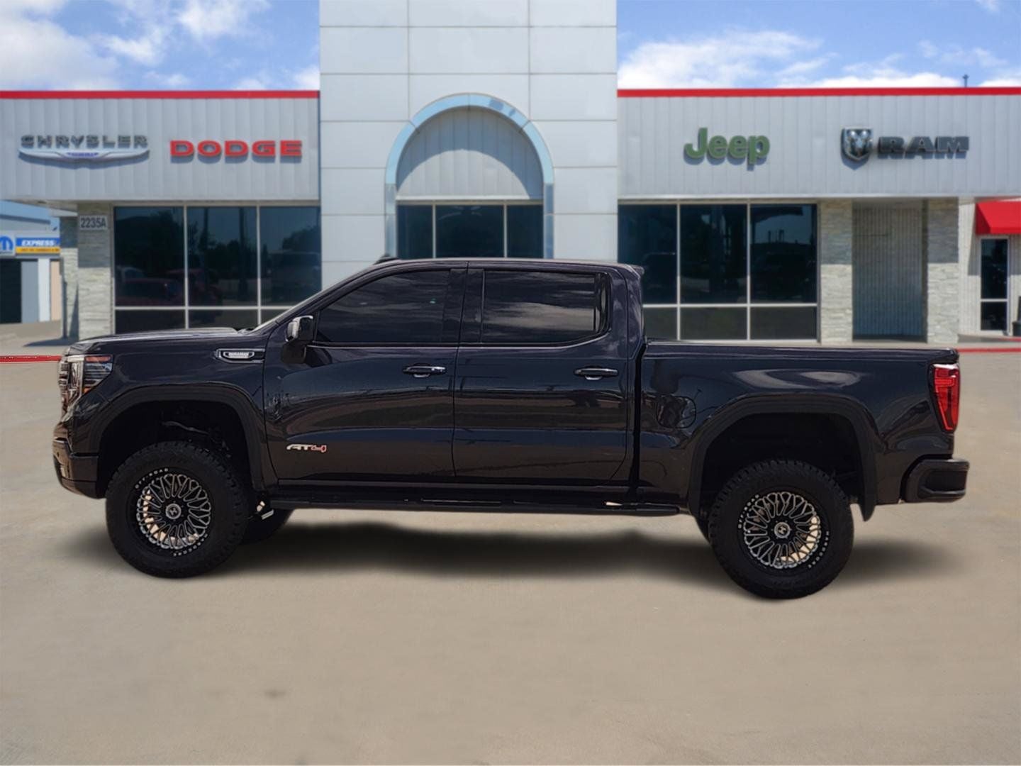 2023 GMC Sierra 1500 4WD Crew Cab Short Box AT4