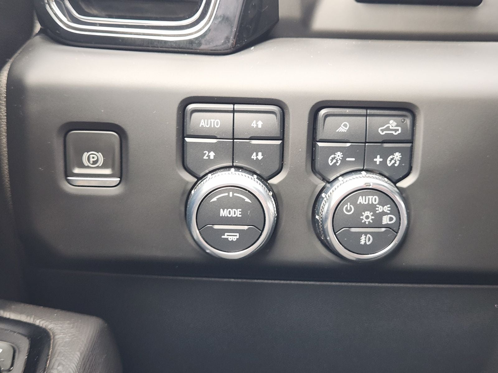 2023 GMC Sierra 1500 4WD Crew Cab Short Box AT4X