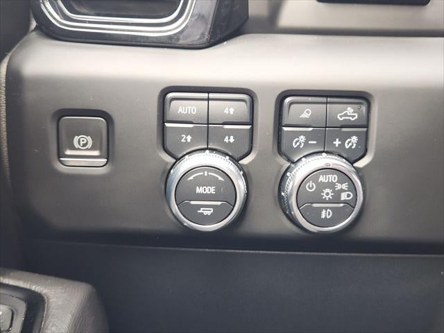 2023 GMC Sierra 1500 4WD Crew Cab Short Box AT4X