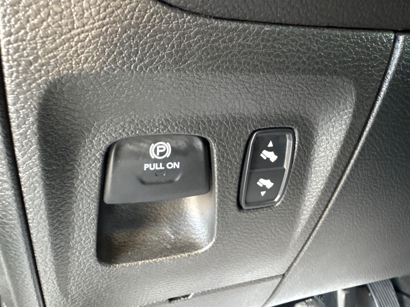 2023 RAM Ram 1500 Lone Star Crew Cab 4x4 5'7' Box