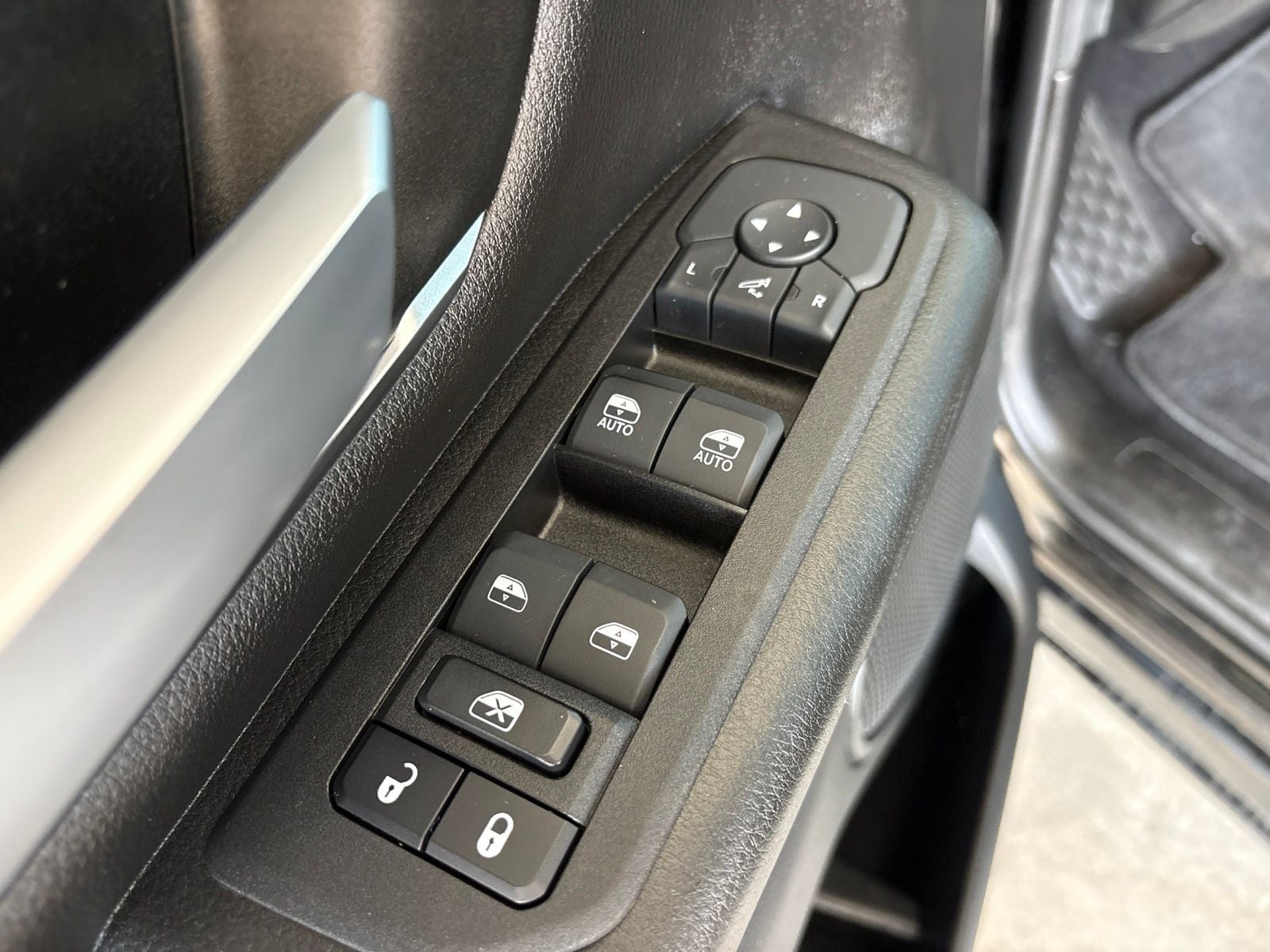 2025 RAM Ram 1500 Lone Star Crew Cab 4x4 5'7' Box