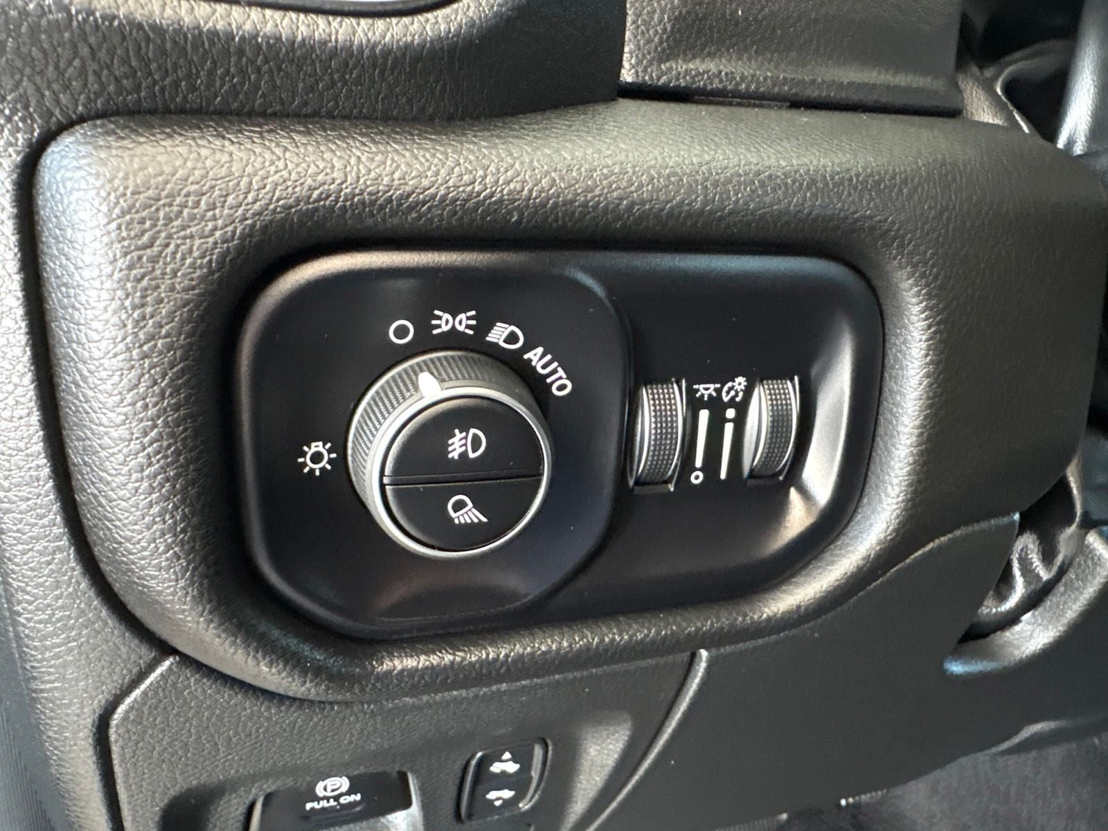 2025 RAM Ram 1500 Lone Star Crew Cab 4x4 5'7' Box