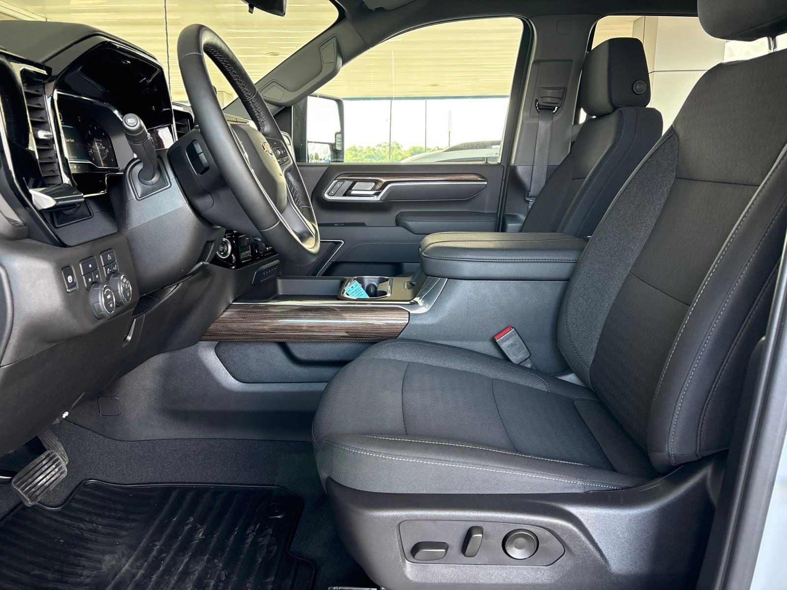 2025 Chevrolet Silverado 2500HD 4WD Crew Cab Long Bed LT