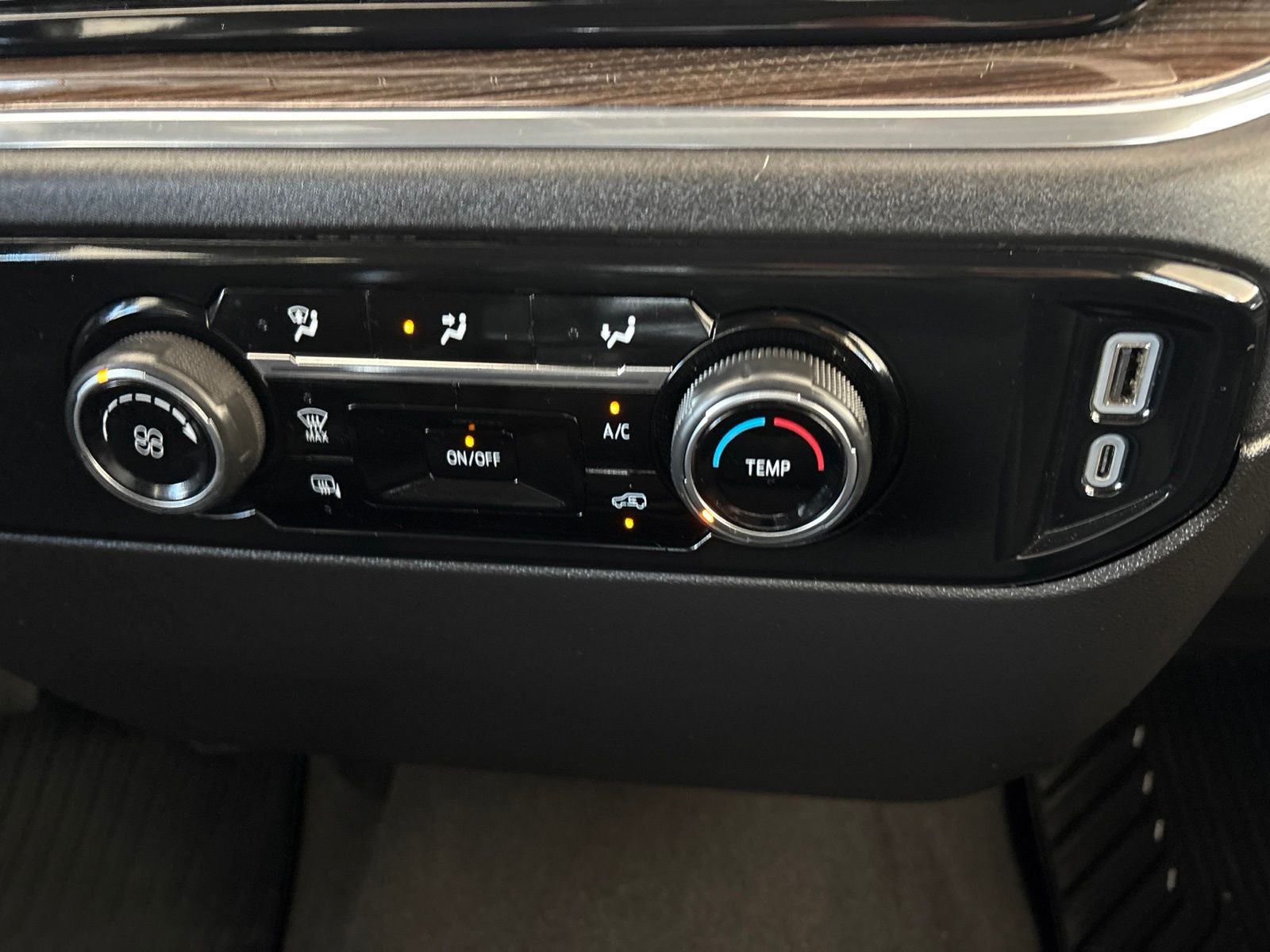 2024 Chevrolet Silverado 3500HD 4WD Crew Cab Long Bed LT