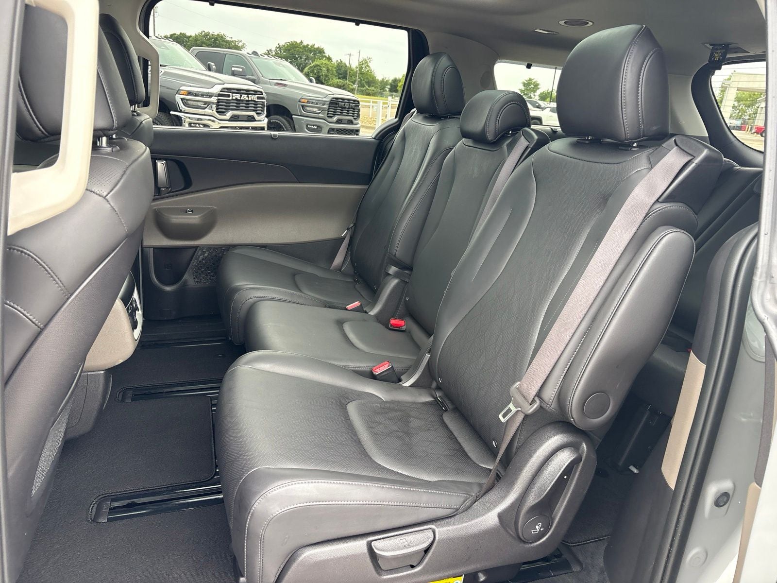 2025 Kia Carnival MPV SX