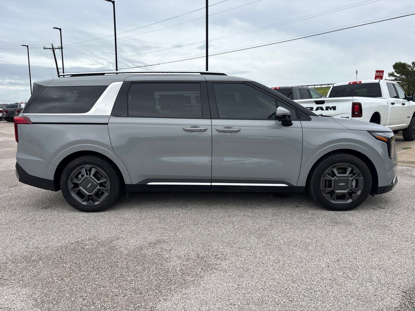 2025 Kia Carnival MPV SX