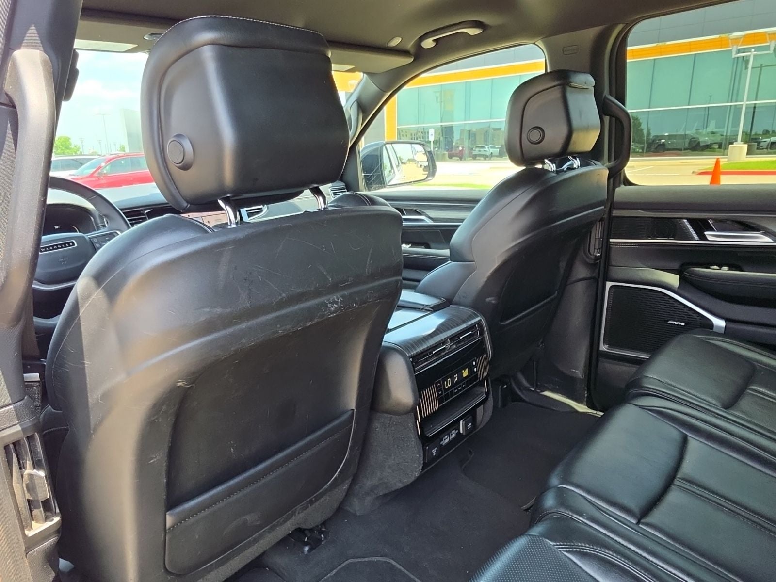 2024 Jeep Wagoneer Series II 4x2