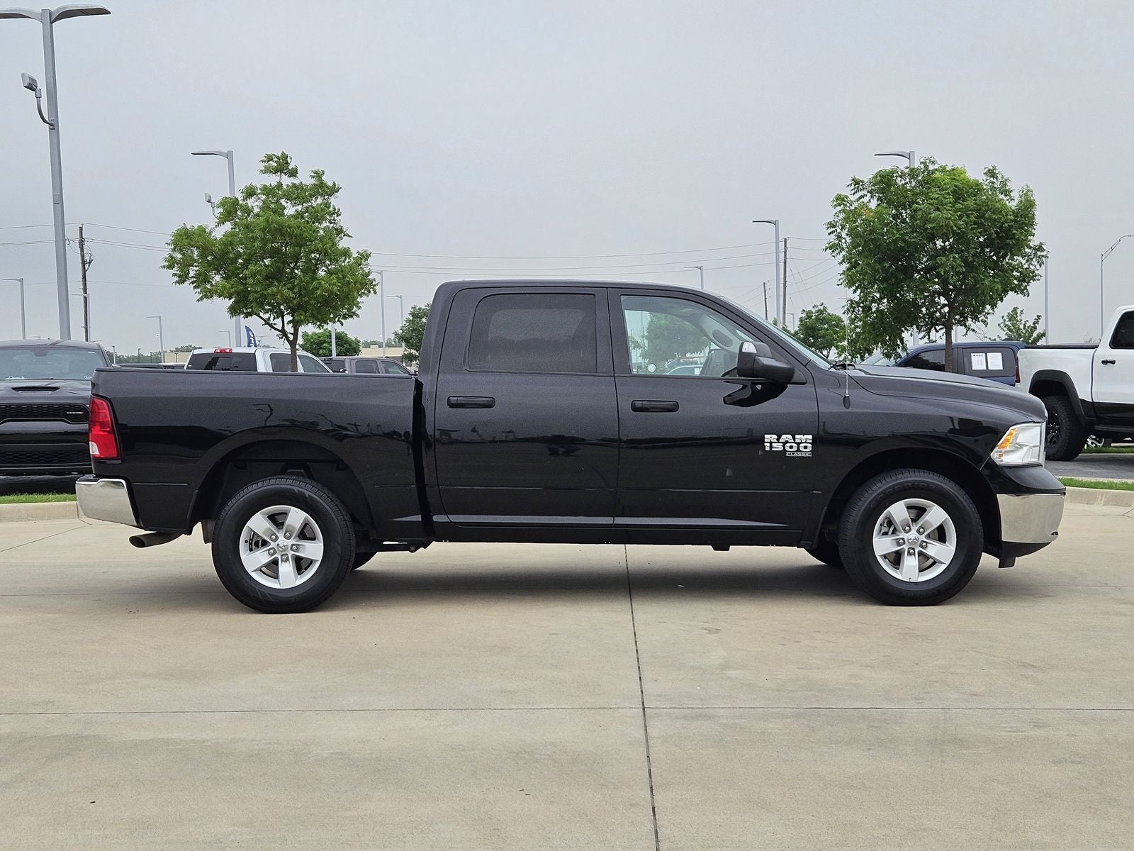 2023 RAM 1500 Classic SLT Crew Cab 4x4 5'7' Box