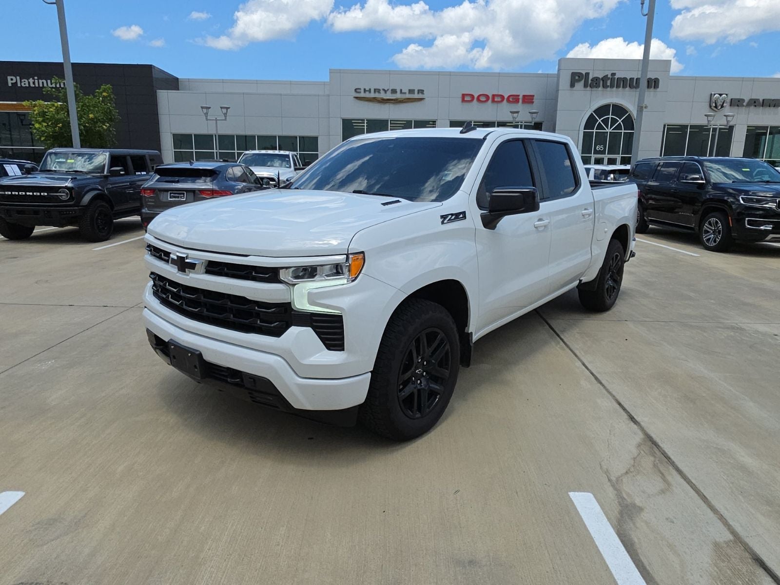 2023 Chevrolet Silverado 1500 4WD Crew Cab Short Bed RST