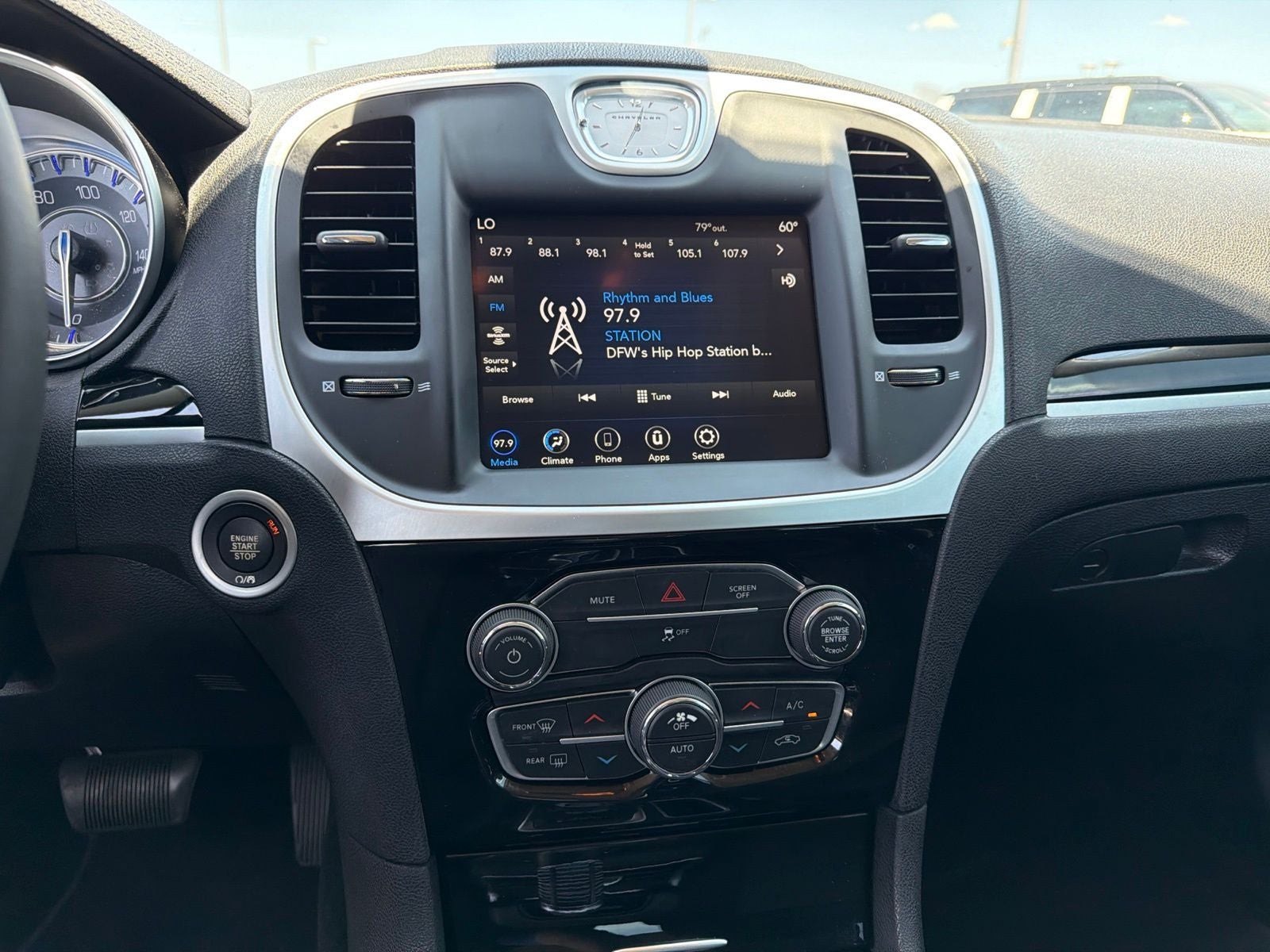 2023 Chrysler 300 Touring