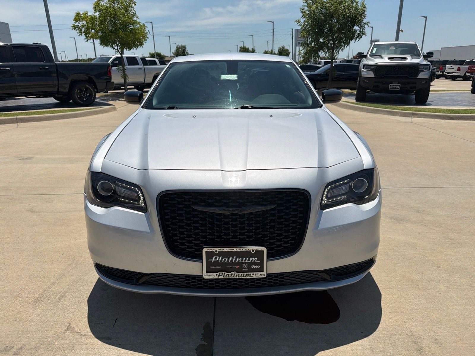 2023 Chrysler 300 Touring