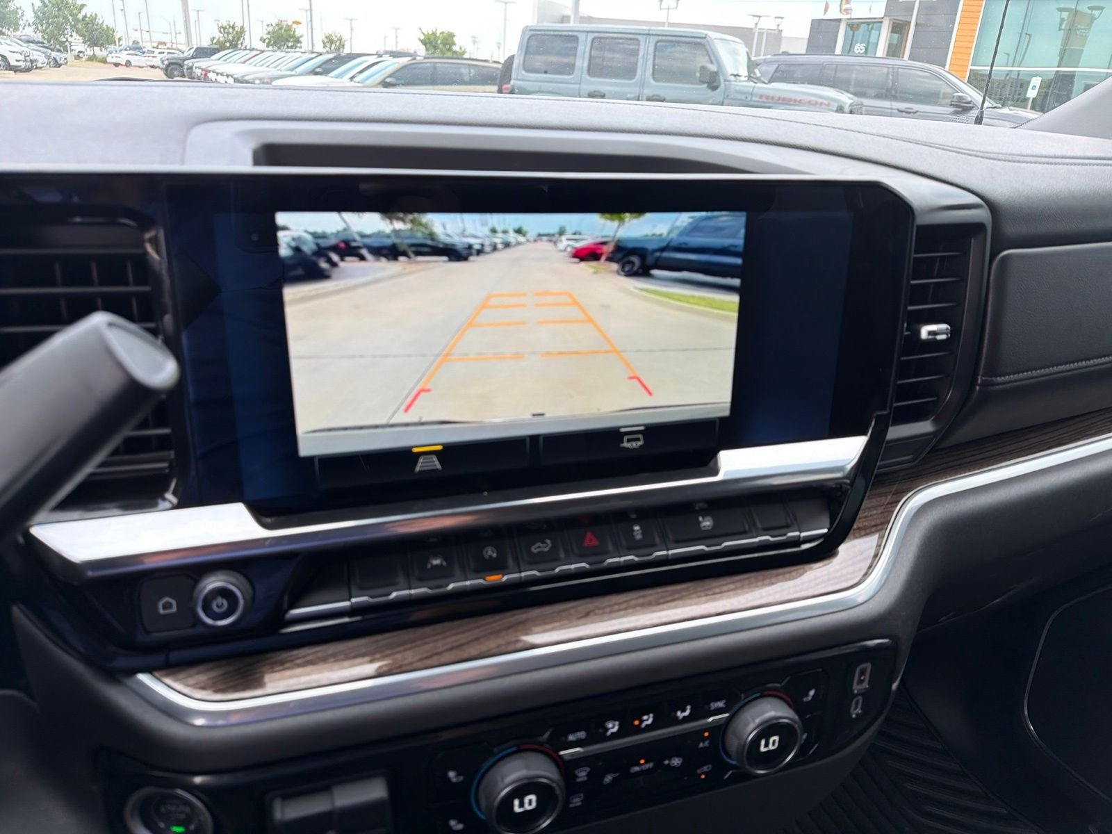 2025 Chevrolet Silverado 1500 2WD Crew Cab Short Bed LT