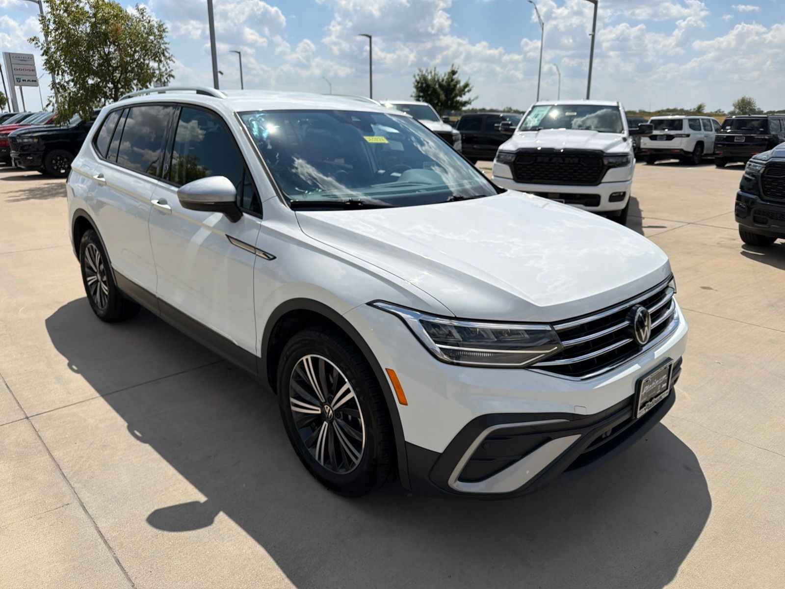 2024 Volkswagen Tiguan 2.0T SE