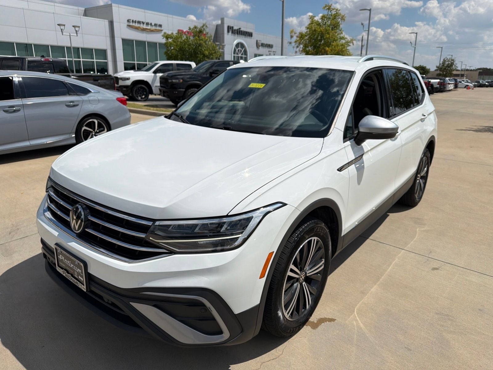 2024 Volkswagen Tiguan 2.0T SE
