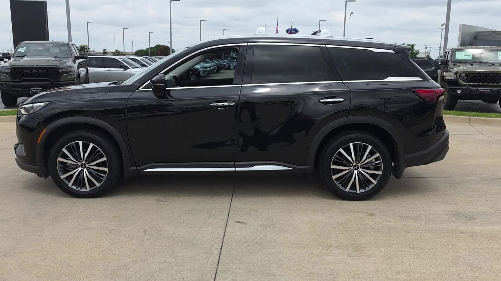2023 INFINITI QX60 SENSORY AWD