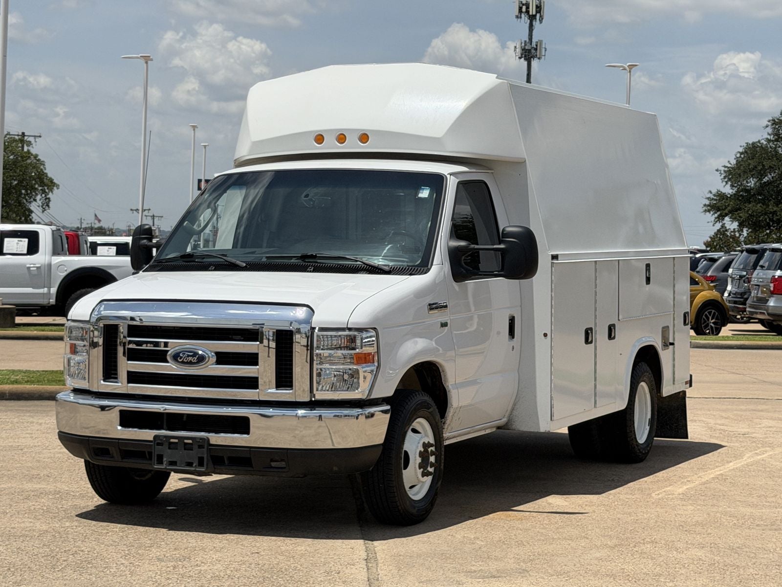 2019 Ford E-350SD Base Cutaway