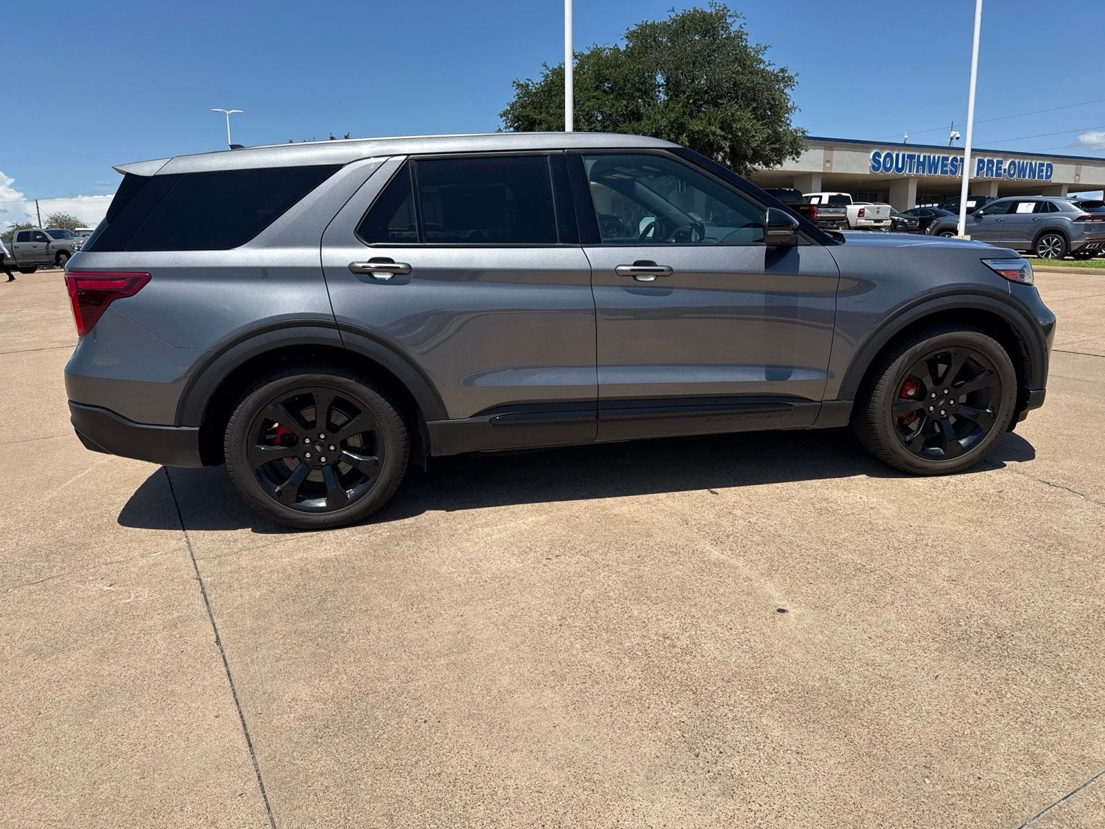 2022 Ford Explorer ST