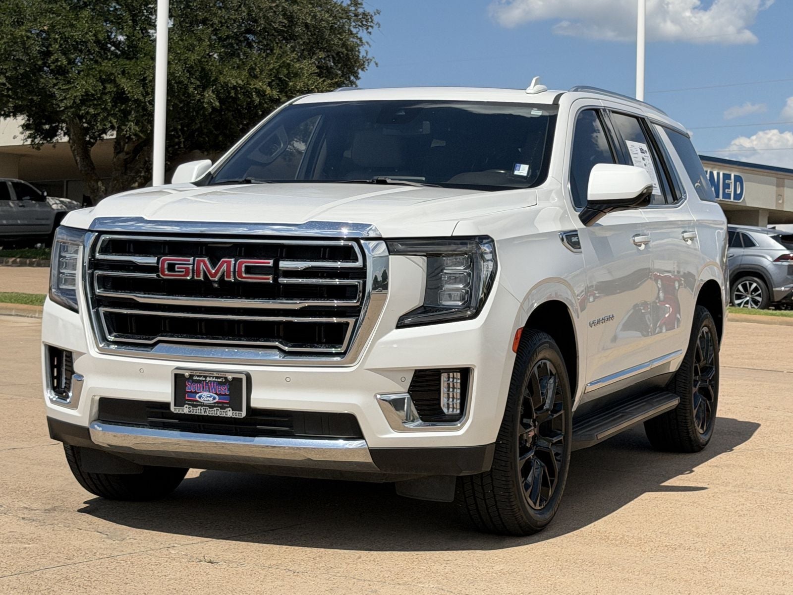 2023 GMC Yukon SLT