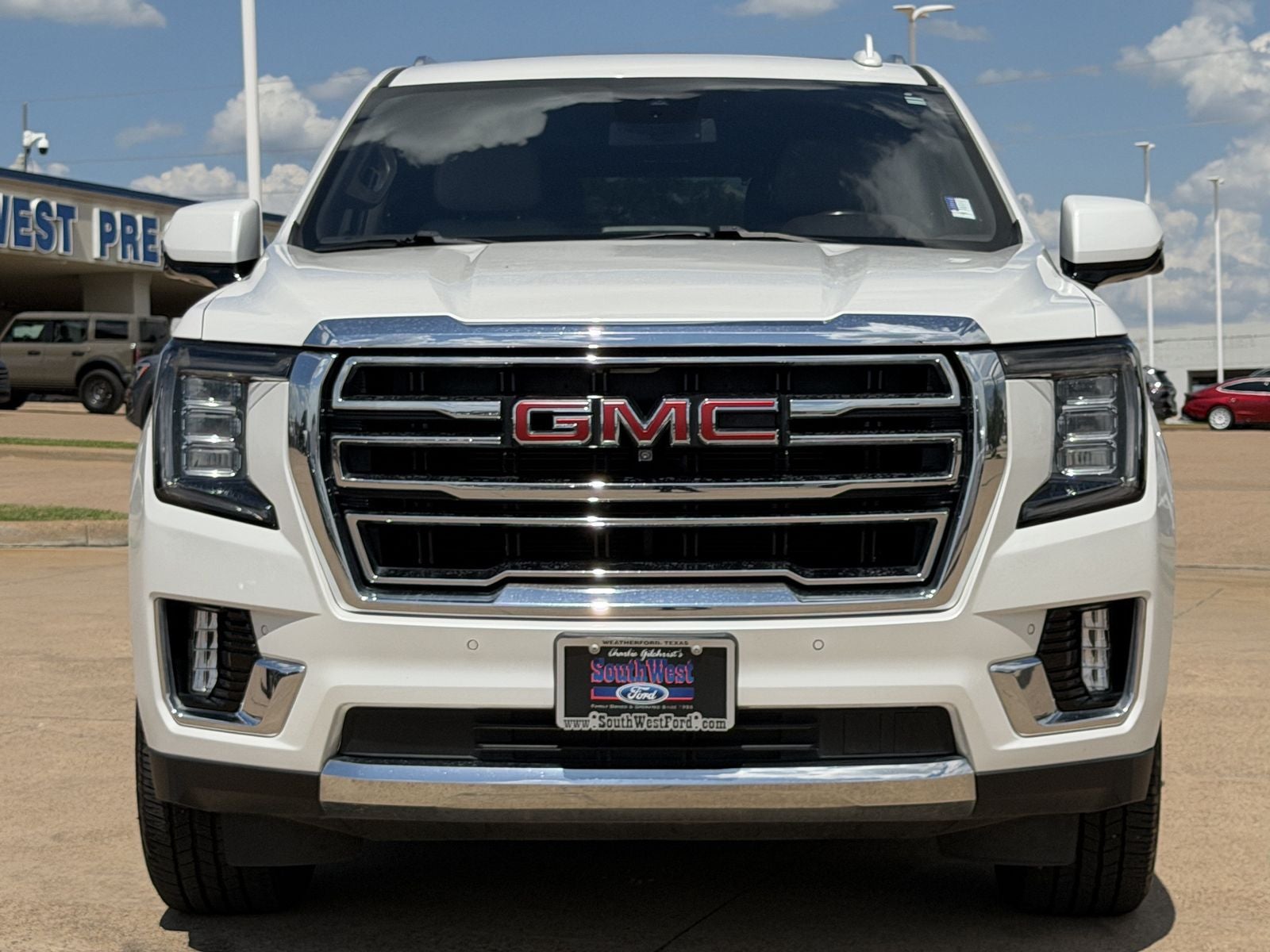 2023 GMC Yukon SLT