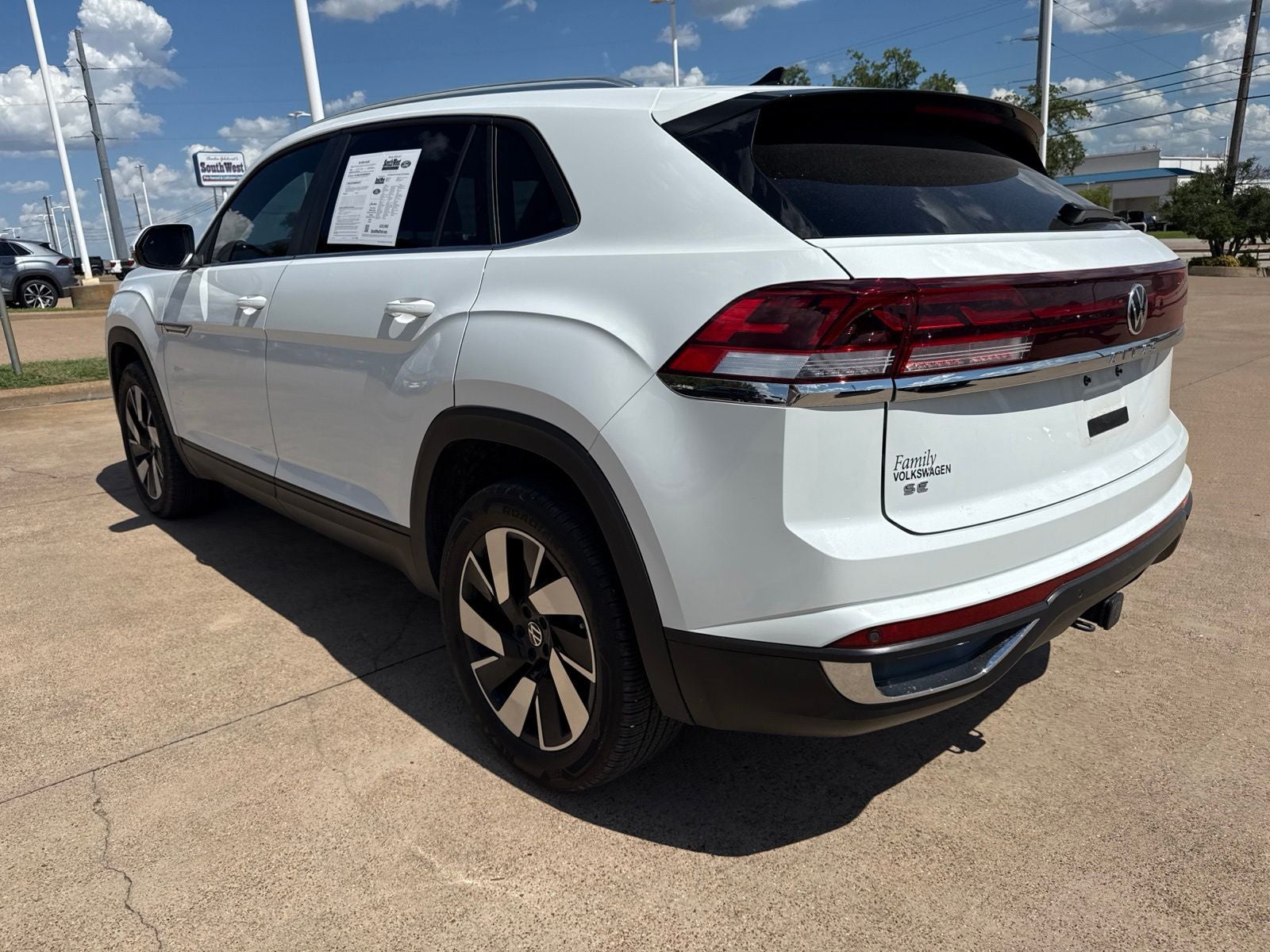 2025 Volkswagen Atlas Cross Sport 2.0T SE w/Technology
