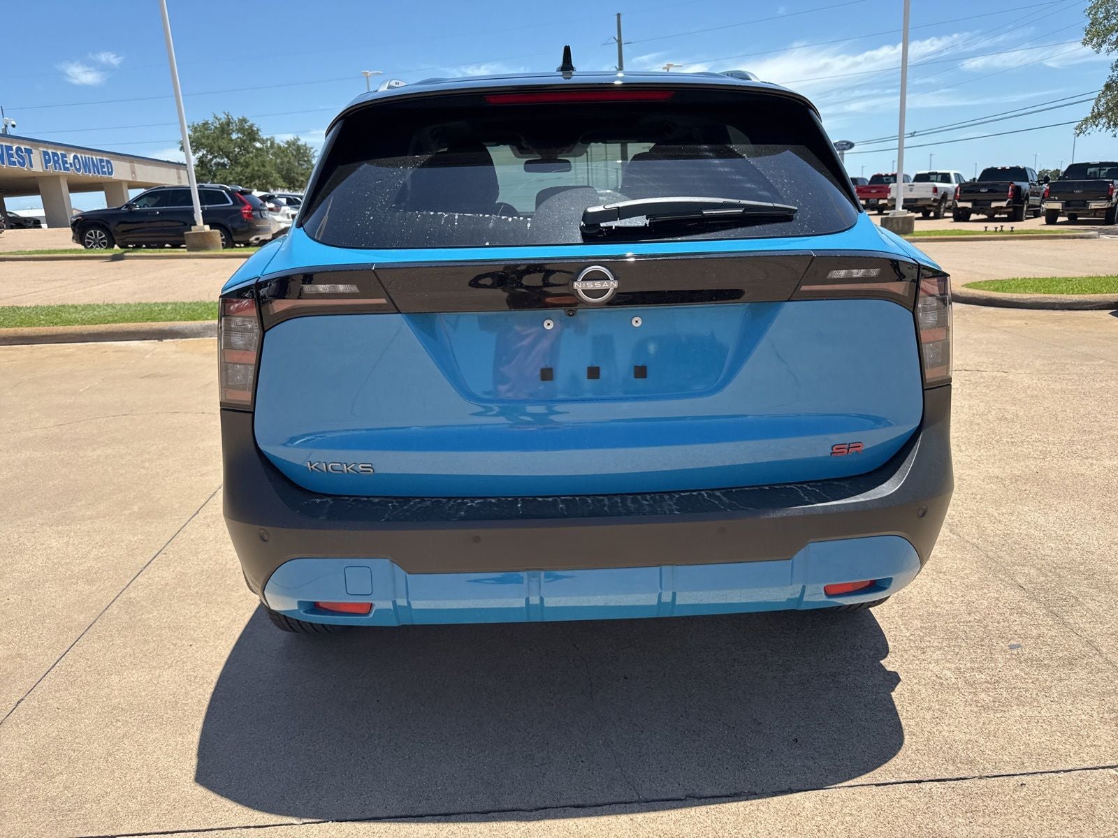 2025 Nissan Kicks SR