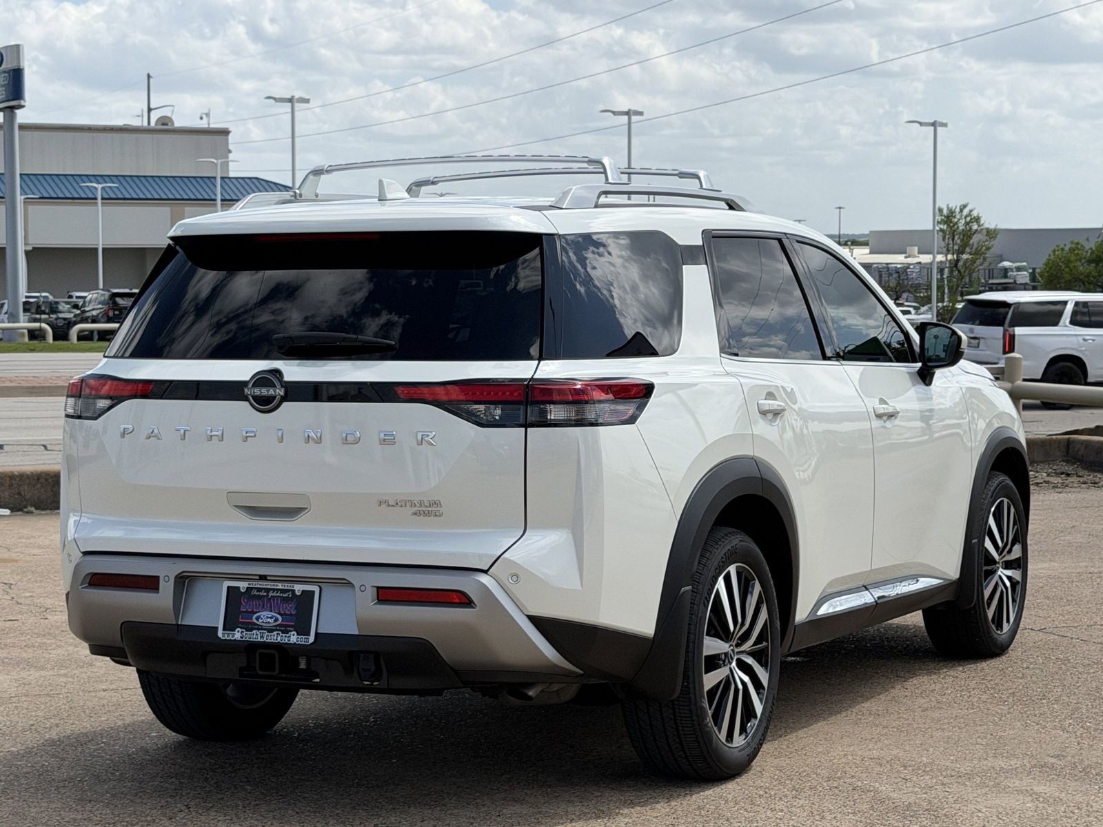 2024 Nissan Pathfinder Platinum