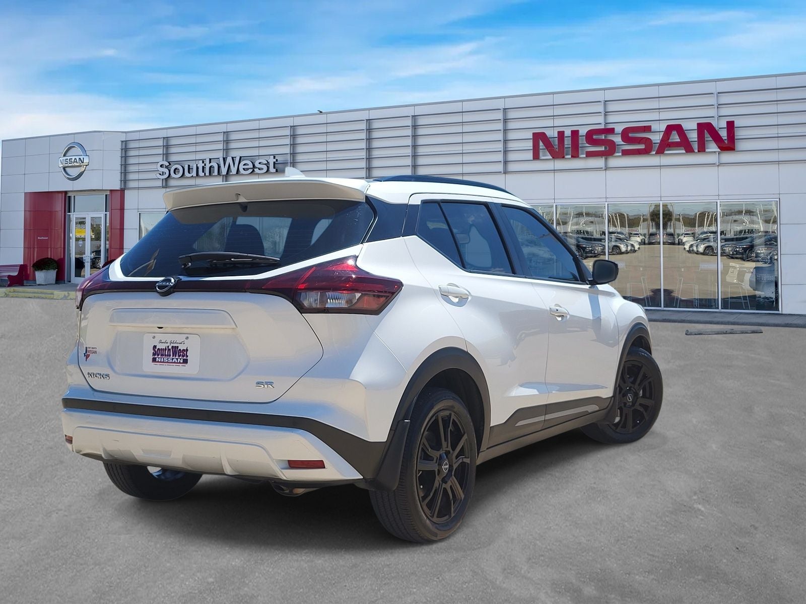 2024 Nissan Kicks SR