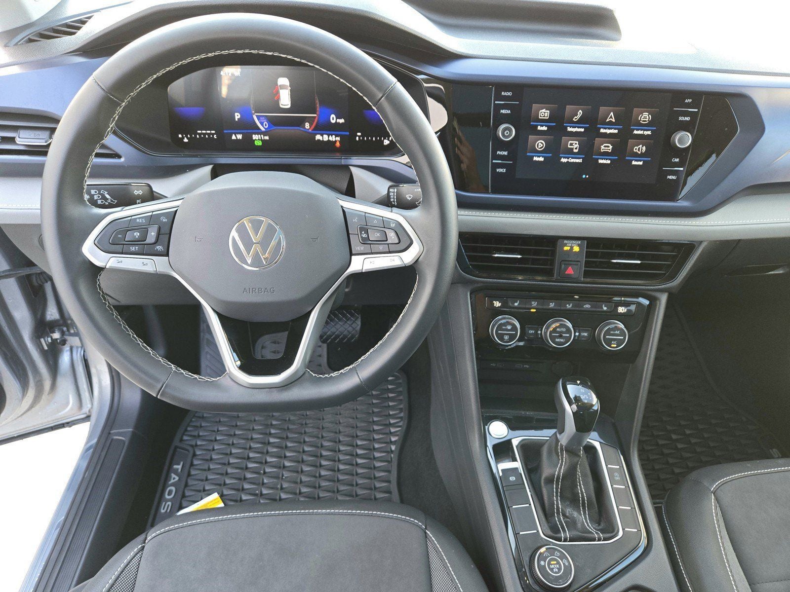 2024 Volkswagen Taos 1.5T SE