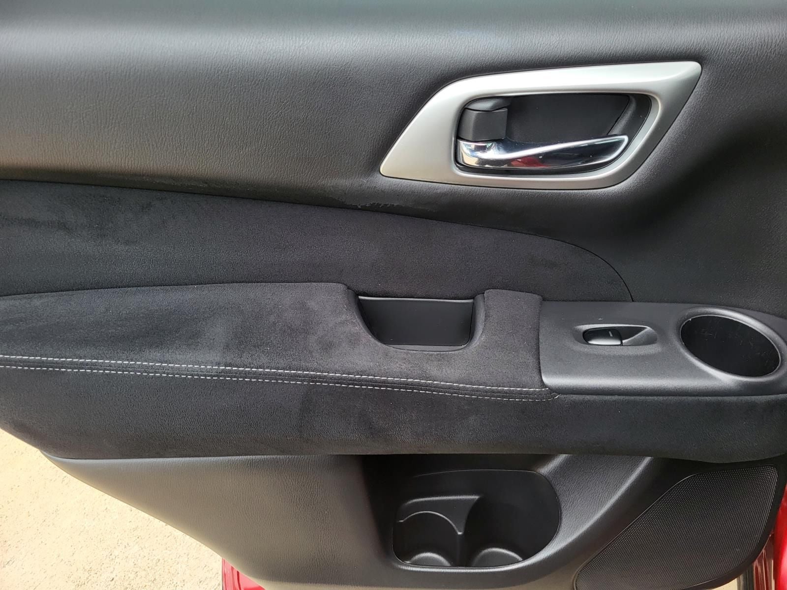 2016 Nissan Pathfinder S