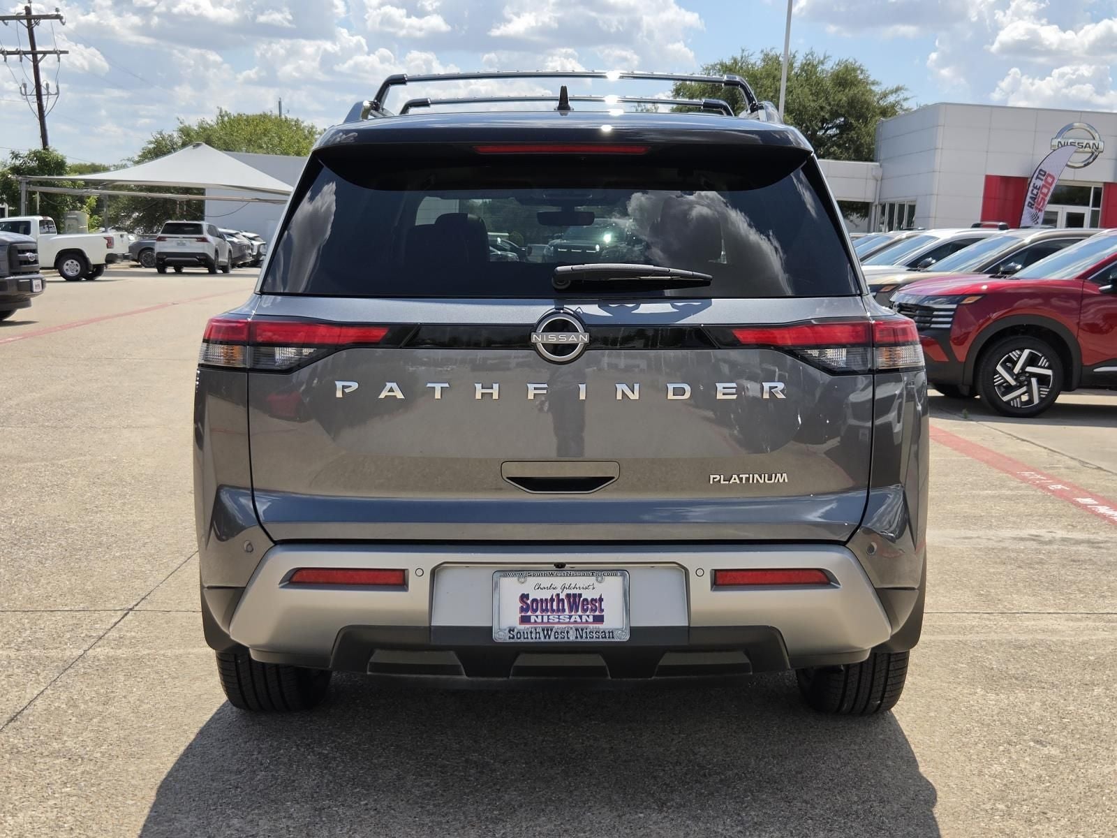 2024 Nissan Pathfinder Platinum