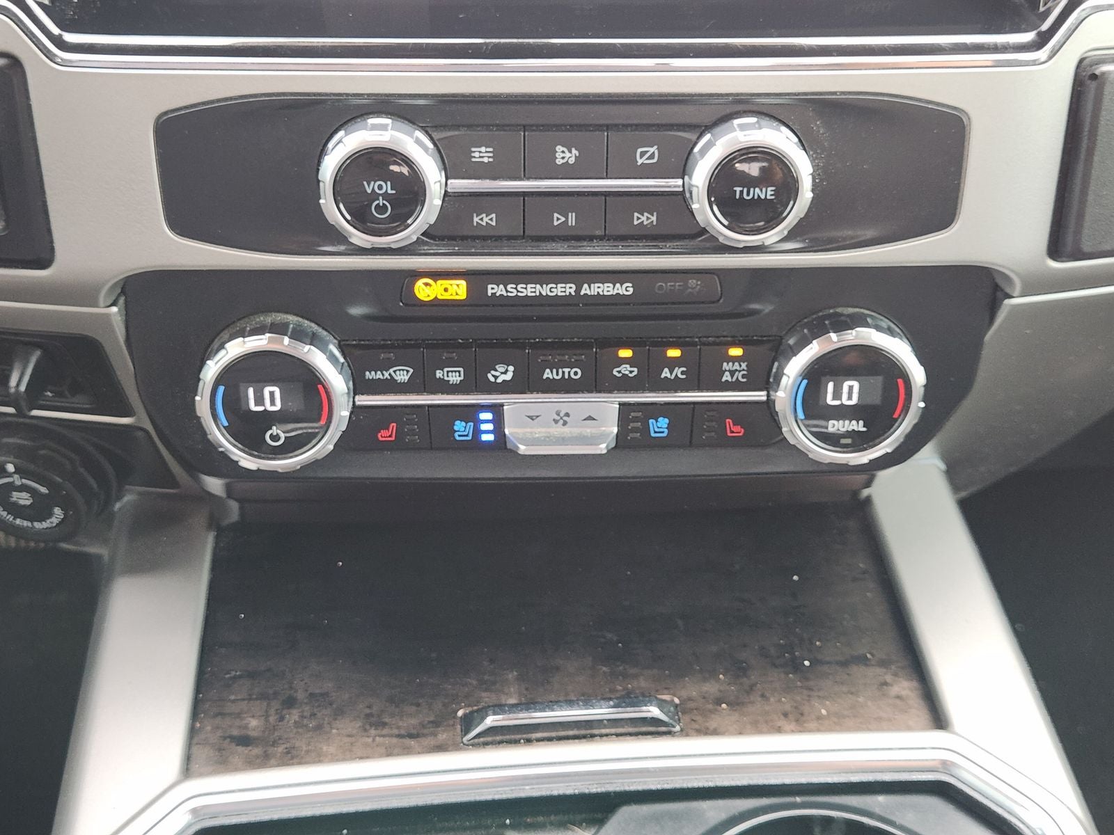 2022 Ford F-350SD Lariat DRW