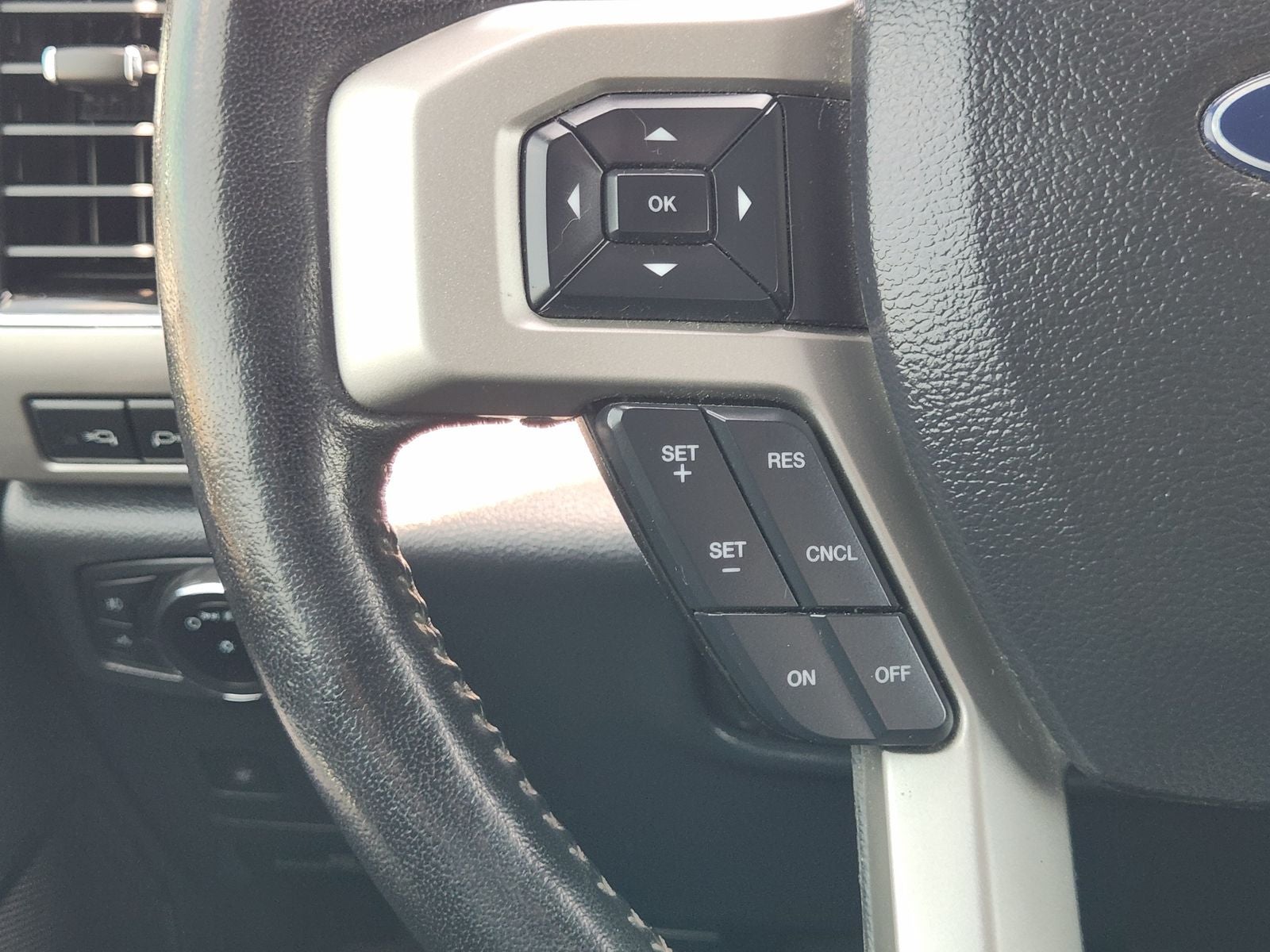 2022 Ford F-350SD Lariat DRW