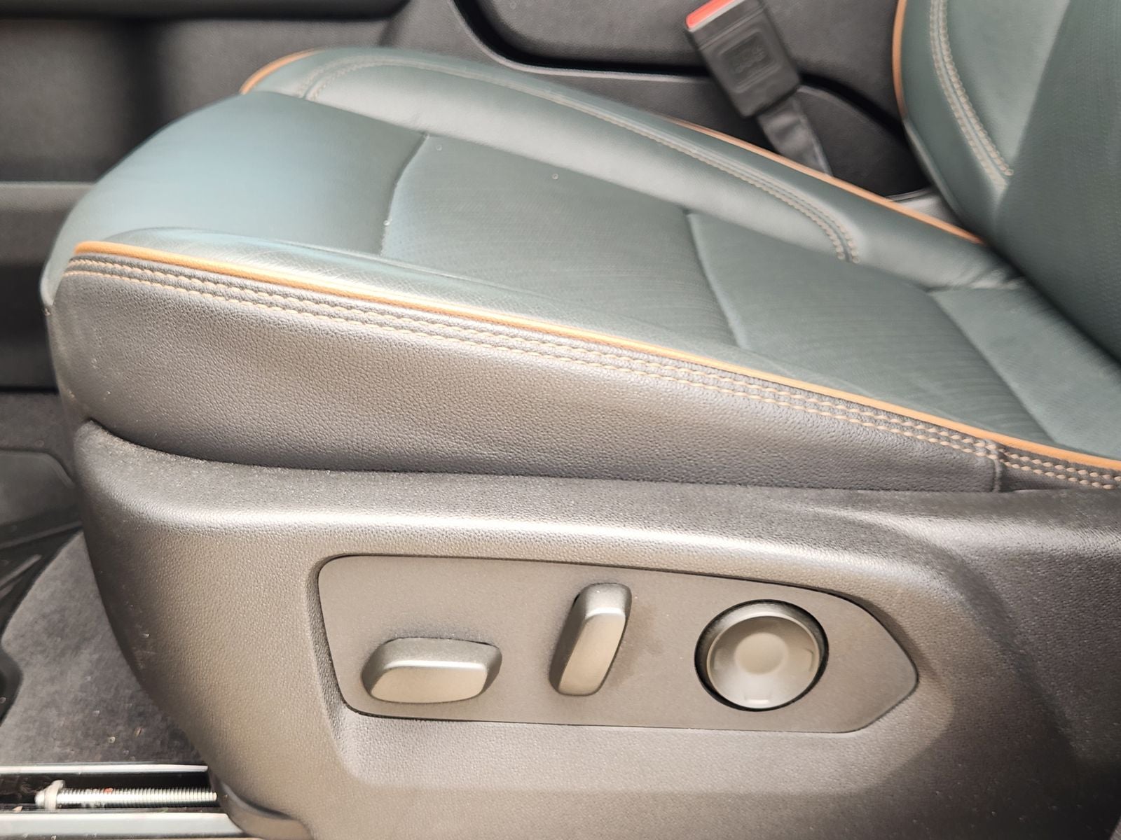 2025 GMC Yukon AT4