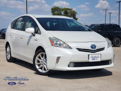 2014 Toyota Prius v Five