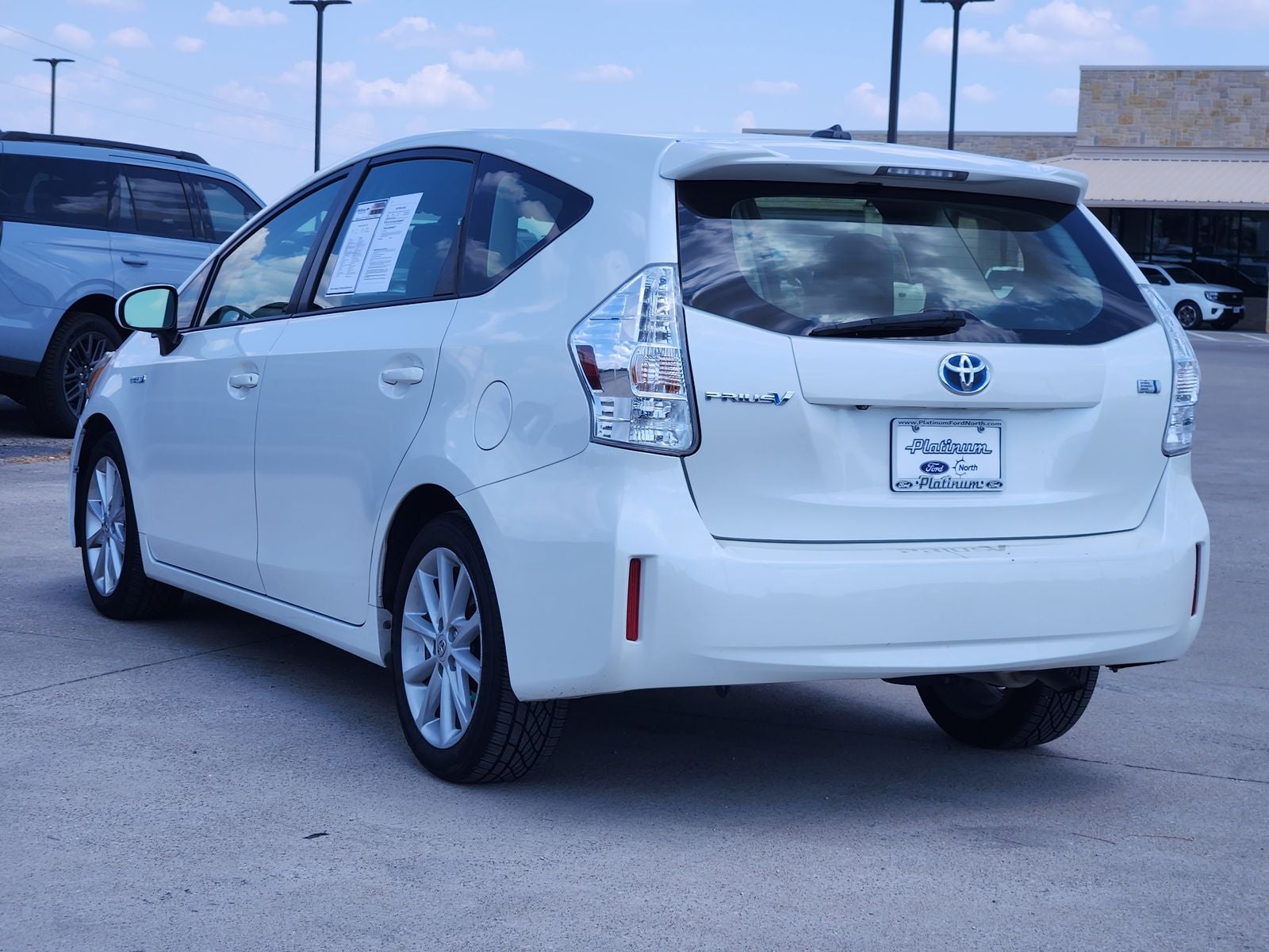 2014 Toyota Prius v Five