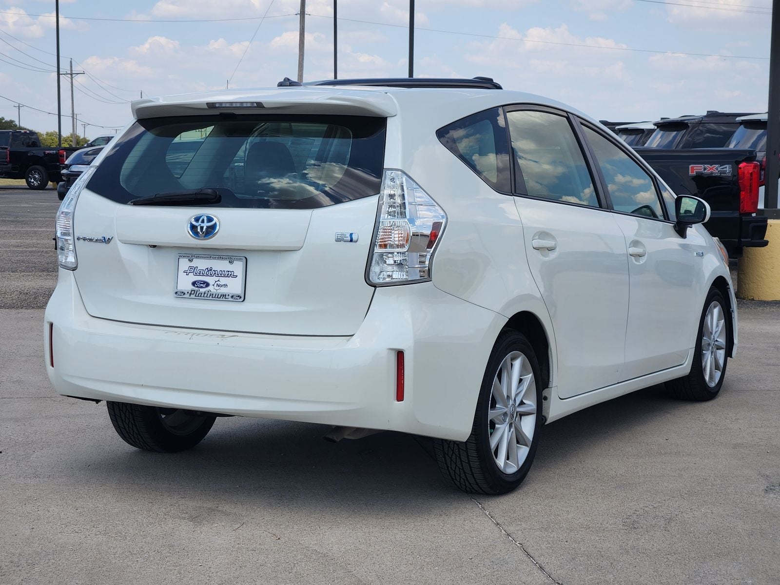 2014 Toyota Prius v Five
