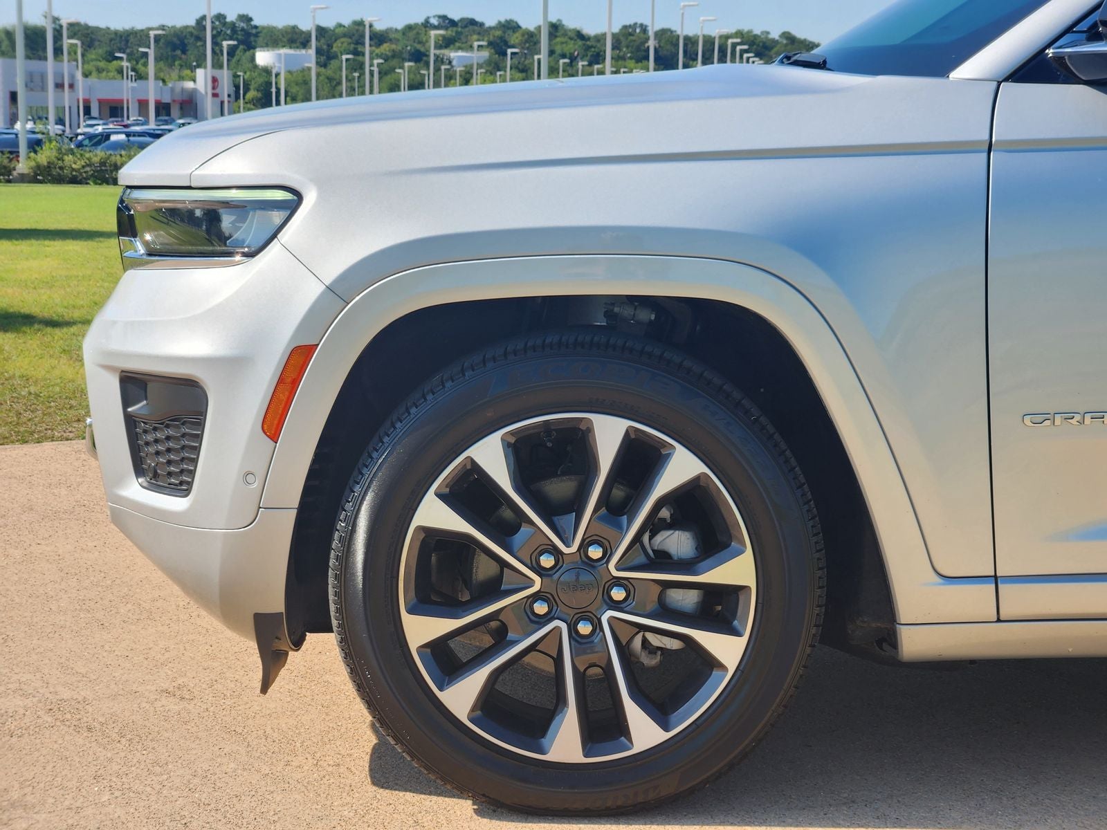 2024 Jeep Grand Cherokee Overland - Photo 13