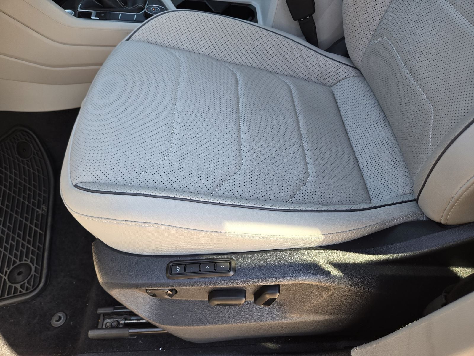 2024 Volkswagen Tiguan 2.0T SEL R-Line